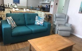 Superb Apartment With Sky Glass Tv And Netflix